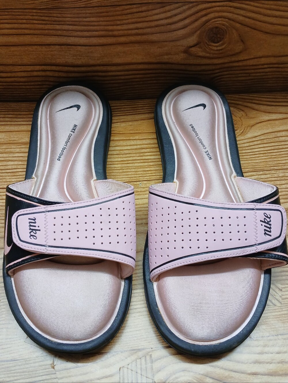 Nike Women’s Pink and Black Adjustable Slide Sandals Size 9